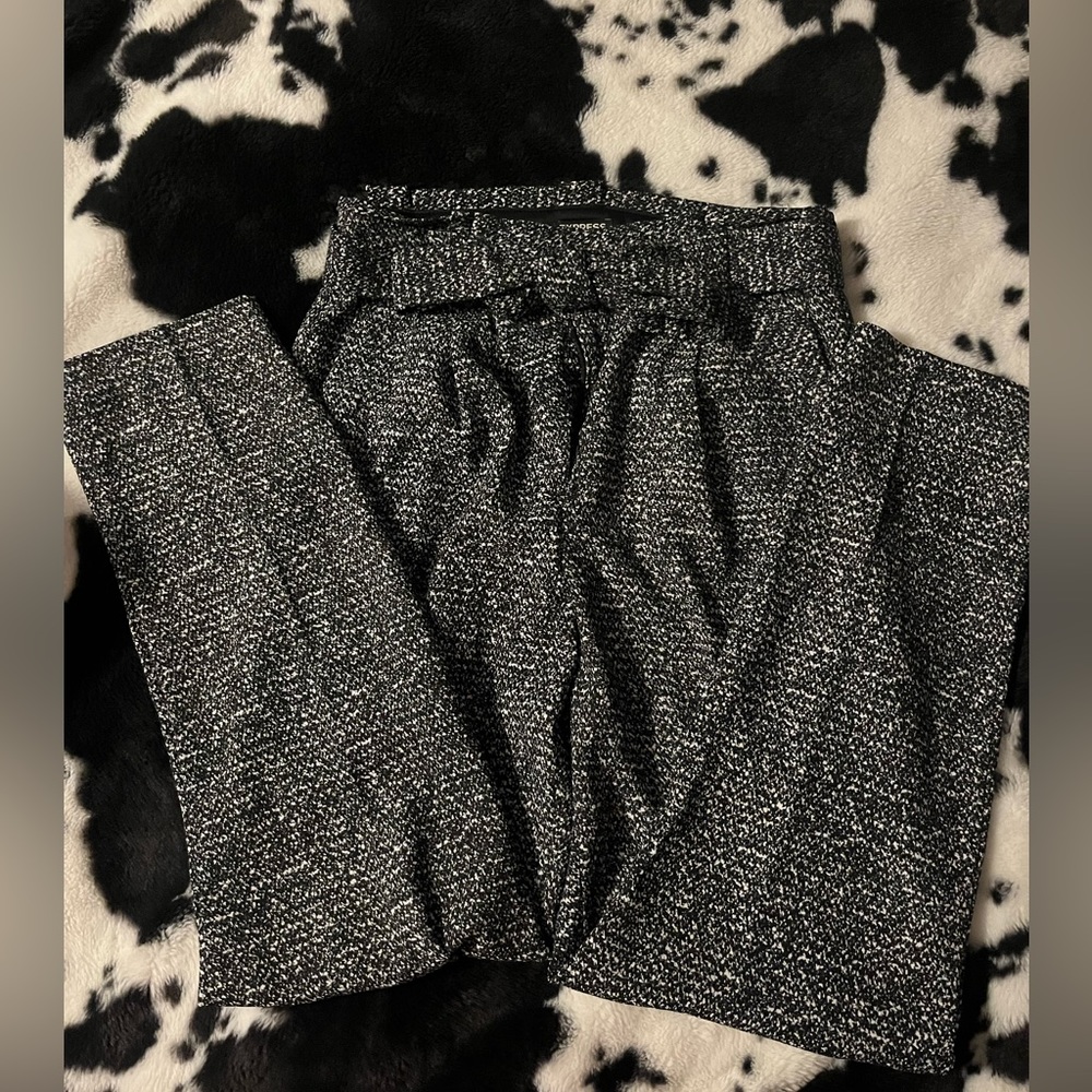 Express Size 4 Ankle High Rise pants